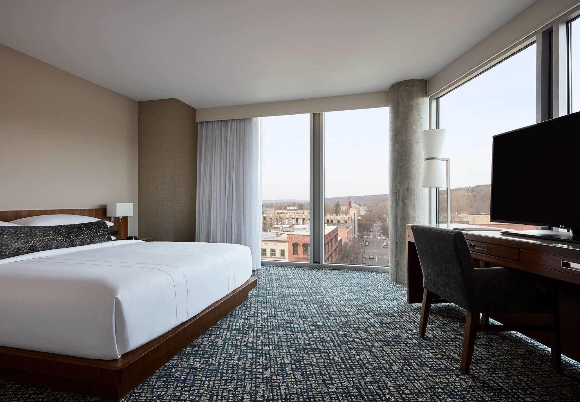 Ithaca Marriott Downtown On The Commons Otel Dış mekan fotoğraf